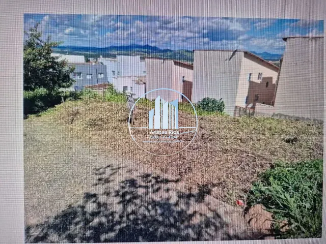 Terreno com 240m², à venda, no bairro Pão de Açúcar em Pouso Alegre