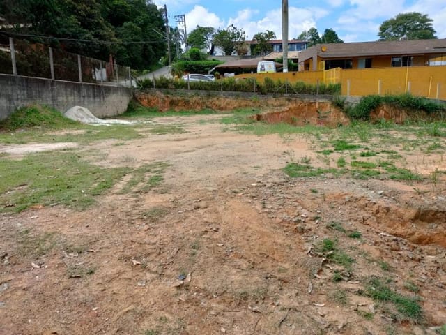 Terreno com 900m², para alugar, no bairro Chácaras Boa Vista em Santana de Parnaíba
