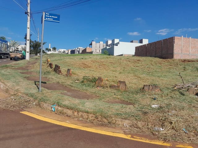 Terreno com 827m², à venda, no bairro GLEBA ESPERANÇA em Londrina