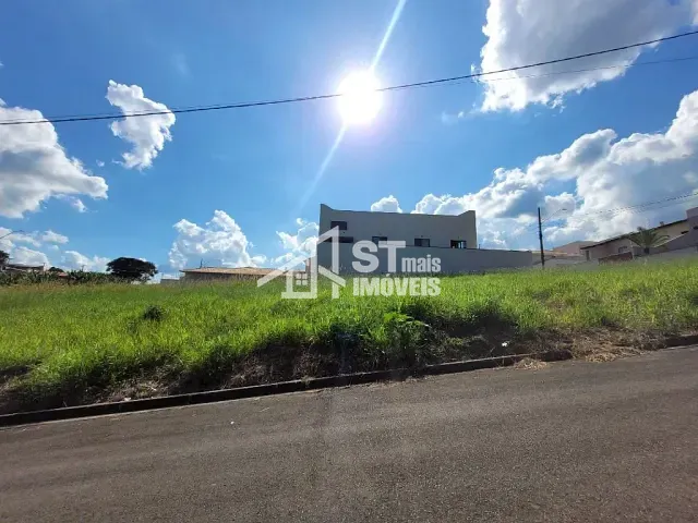 Terreno com 300m², à venda, no bairro Colina da Sóvis em Andradas