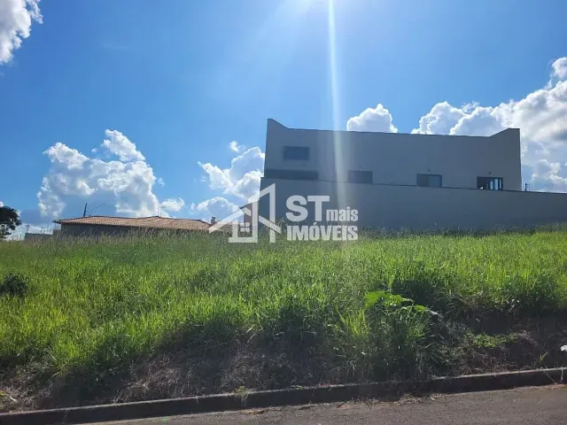 Terreno com 300m², à venda, no bairro Colina da Sóvis em Andradas