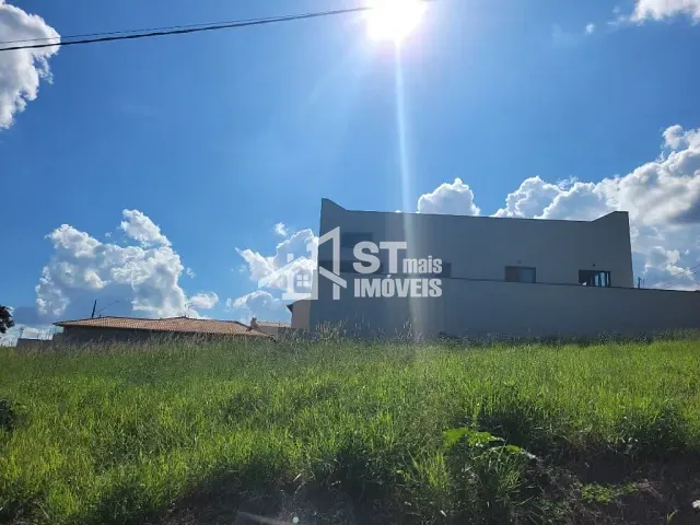 Terreno com 300m², à venda, no bairro Colina da Sóvis em Andradas