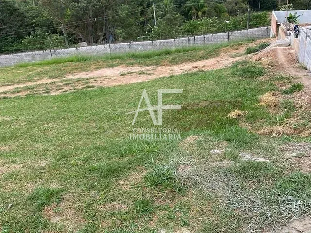 Terreno com 750m², à venda, no bairro Jardim Torrão de Ouro em São José dos Campos