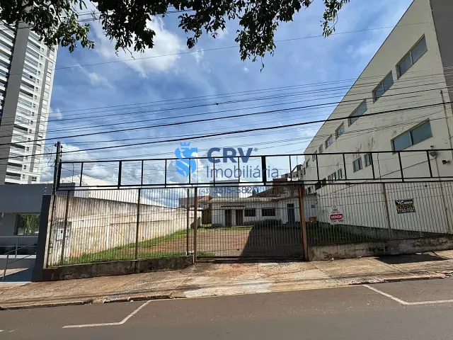 Terreno com 465m², à venda, no bairro Centro em Cambé
