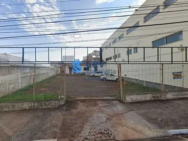 Terreno com 465m², à venda, no bairro Centro em Cambé