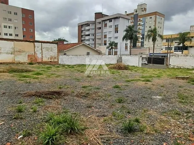 Terreno com 660m², à venda, no bairro Centro em Ponta Grossa