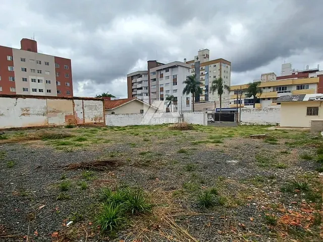 Terreno com 660m², à venda, no bairro Centro em Ponta Grossa