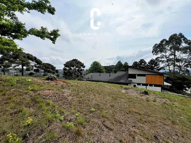 Terreno com 1004m², à venda, no bairro Alto do Capivari em Campos do Jordão