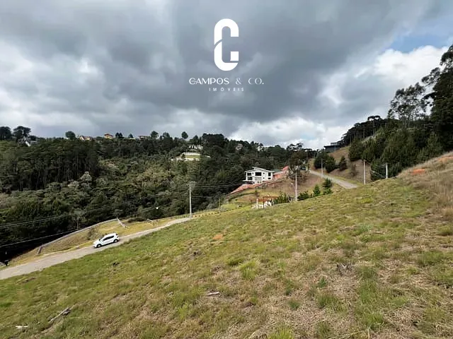 Terreno com 1079m², à venda, no bairro Alto do Capivari em Campos do Jordão