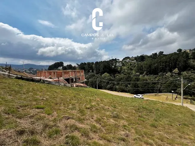 Terreno com 1079m², à venda, no bairro Alto do Capivari em Campos do Jordão