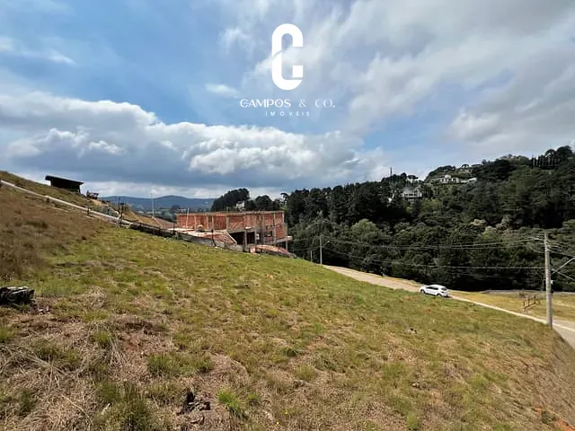Terreno com 1079m², à venda, no bairro Alto do Capivari em Campos do Jordão