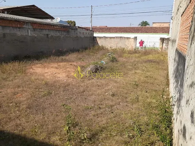 Terreno com 250m², à venda, no bairro Conjunto Residencial Araretama em Pindamonhangaba