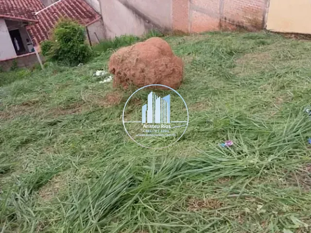 Terreno com 307m², à venda, no bairro Colinas de Santa Bárbara em Pouso Alegre