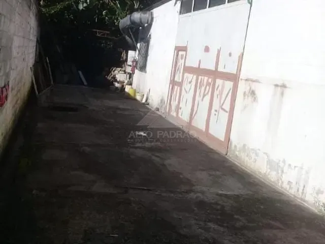 Terreno com 815m², à venda, no bairro Vila São Francisco em Mauá