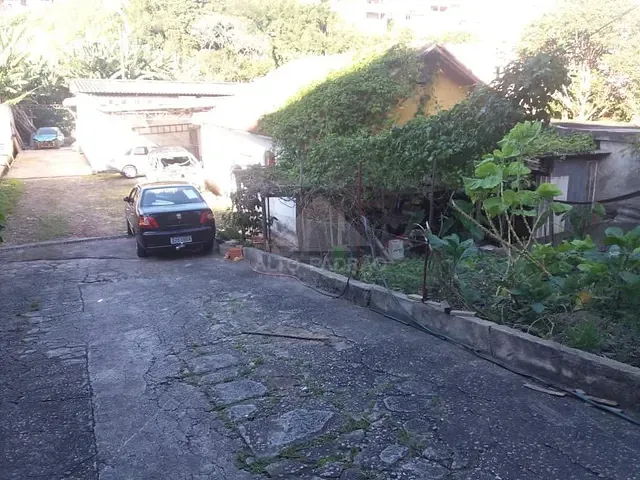 Terreno com 815m², à venda, no bairro Vila São Francisco em Mauá
