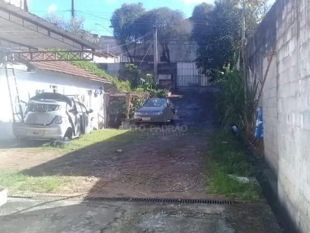 Terreno com 815m², à venda, no bairro Vila São Francisco em Mauá