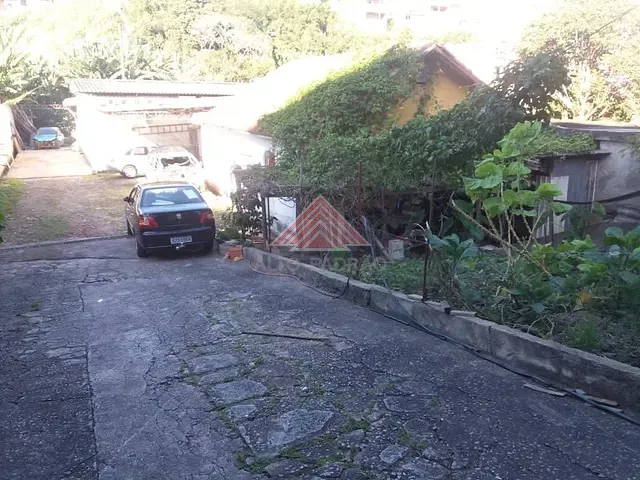 Terreno com 815m², à venda, no bairro Vila São Francisco em Mauá