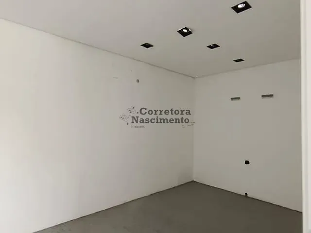 Galpão / Barracão com 7500m², para alugar, no bairro Jardim Emília em Jacareí