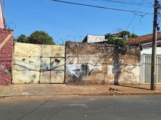 Terreno com 309m², à venda, no bairro Fabrício em Uberaba