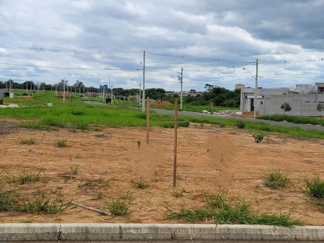 Terreno com 181m², à venda, no bairro Loteamento Industrial Água Preta em Pindamonhangaba