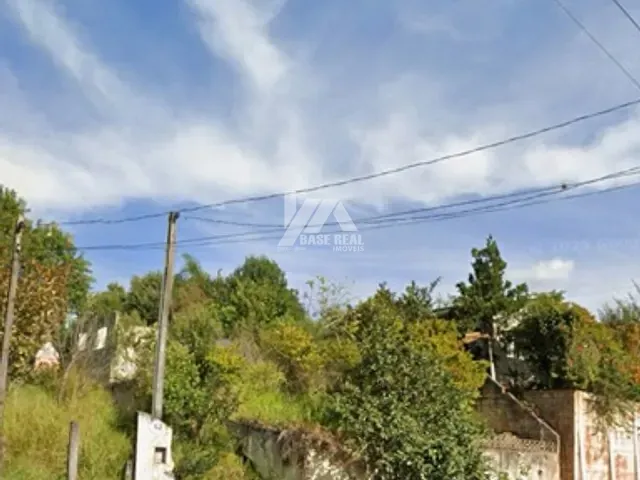 Terreno com 616m², à venda, no bairro Uvaranas em Ponta Grossa