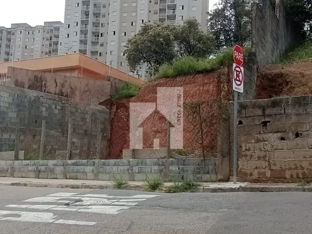 Terreno com 484m², à venda, no bairro Vila Santana II em Jundiaí