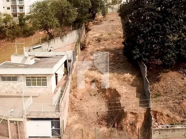 Terreno com 484m², à venda, no bairro Vila Santana II em Jundiaí