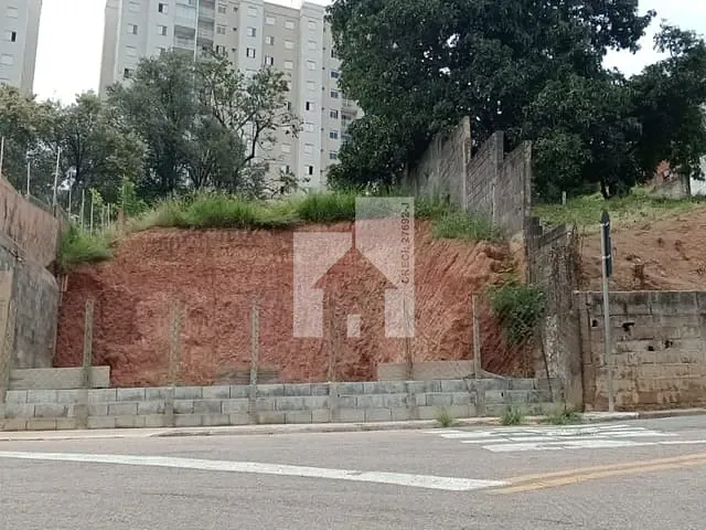 Terreno com 484m², à venda, no bairro Vila Santana II em Jundiaí
