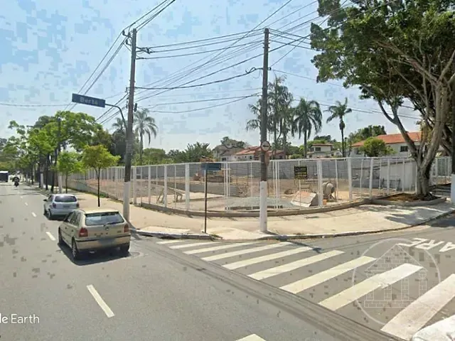 Terreno com 2072m², à venda ou para alugar, no bairro Interlagos em São Paulo