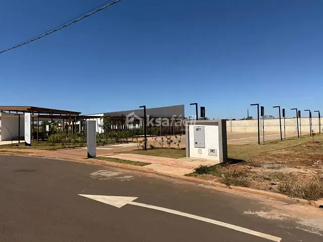 Terreno com 337m², à venda, no bairro Tiradentes em Campo Grande