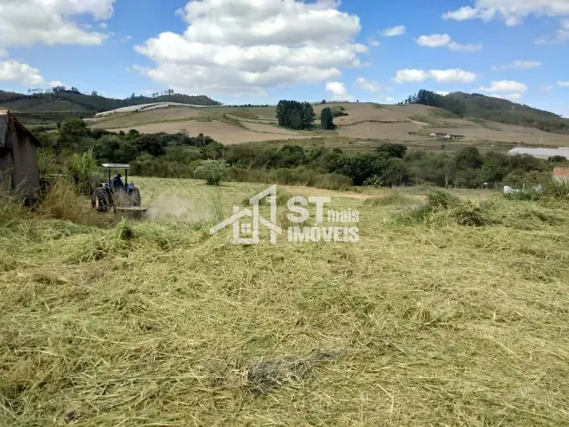 Terreno com 2215m², à venda, no bairro Rural em Andradas
