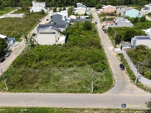 Terreno com 140m², à venda, no bairro Alphaville em Campos dos Goytacazes