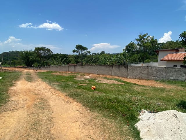 Terreno com 404m², à venda, no bairro Alto do Cardoso em Pindamonhangaba