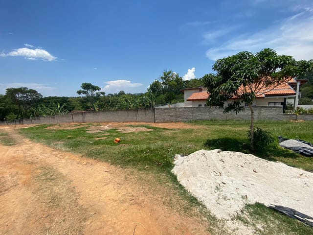 Terreno com 404m², à venda, no bairro Alto do Cardoso em Pindamonhangaba