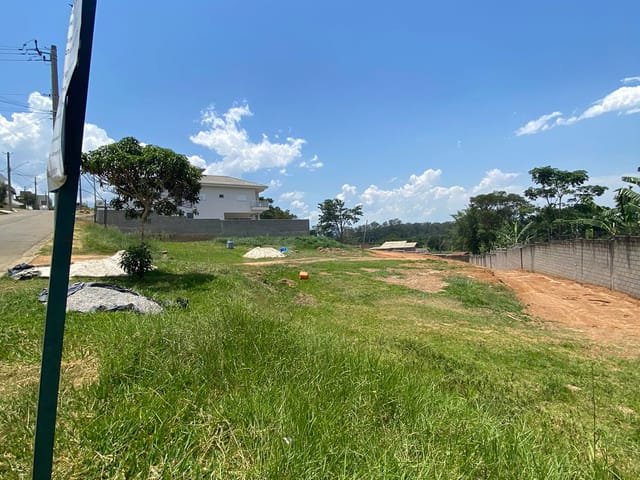 Terreno com 404m², à venda, no bairro Alto do Cardoso em Pindamonhangaba