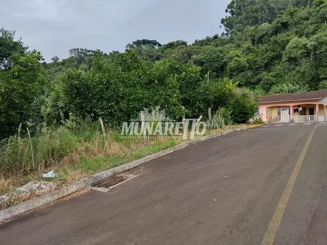 Terreno com 477m², à venda, no bairro Centro em Ipira