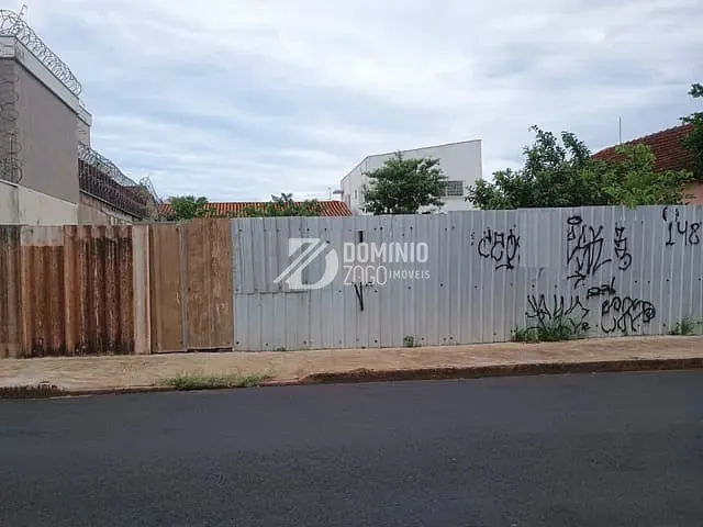 Terreno com 300m², à venda, no bairro Santa Marta em Uberaba