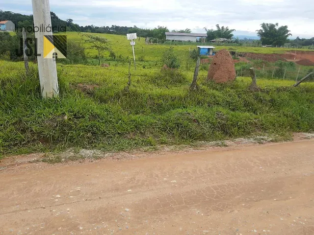 Terreno com 1055m², à venda, no bairro Guamirim em Caçapava
