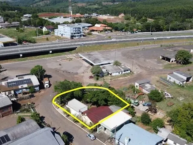 Terreno com 670m², à venda, no bairro Centro em Fazenda Vilanova