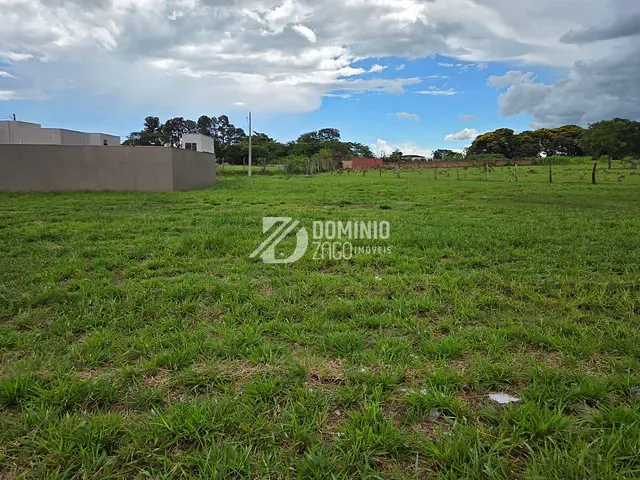 Terreno com 300m², à venda, no bairro Jardim Bento de Assis Valim em Uberaba