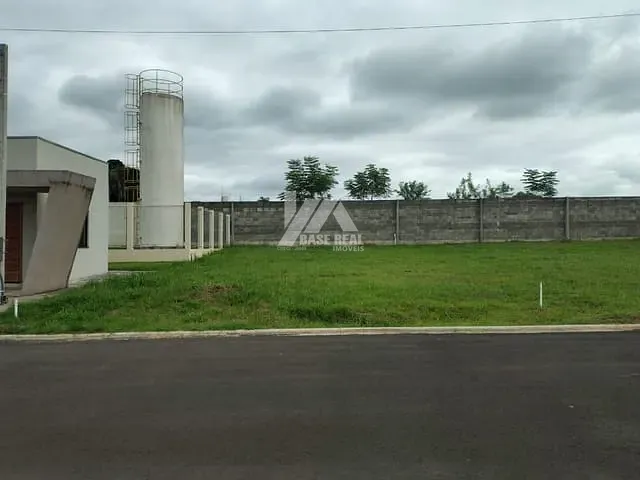 Terreno com 200m², à venda, no bairro Colônia Dona Luíza em Ponta Grossa