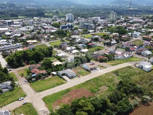 Terreno com 411m², à venda, no bairro Centro Administrativo em Teutônia