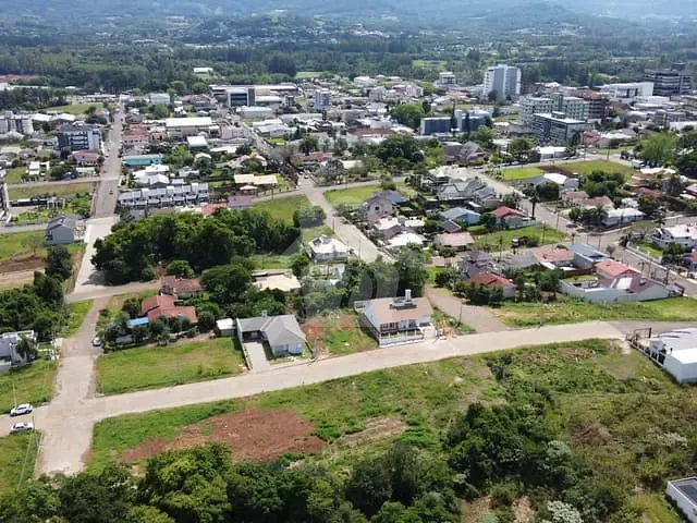 Terreno com 411m², à venda, no bairro Centro Administrativo em Teutônia
