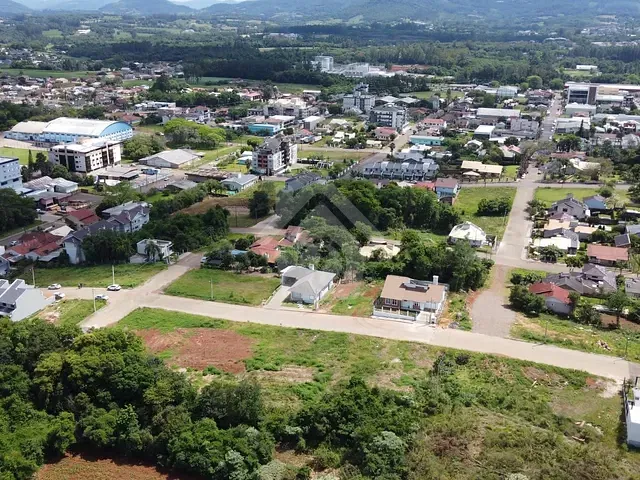 Terreno com 411m², à venda, no bairro Centro Administrativo em Teutônia