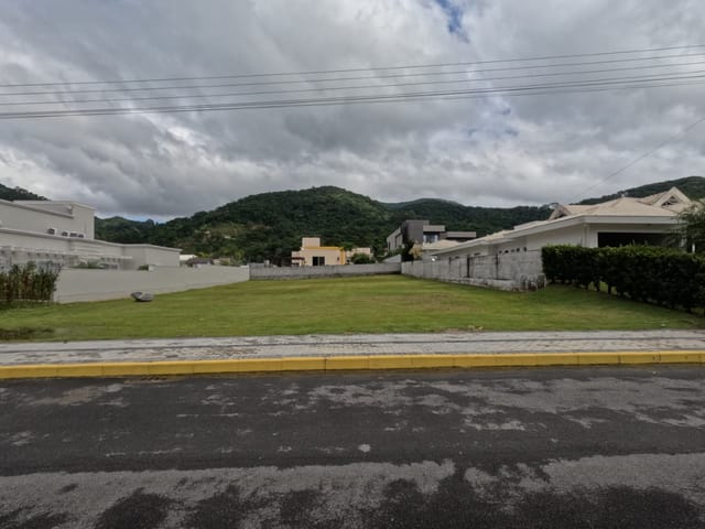 Terreno com 1200m², à venda, no bairro Casa Branca em Itapema