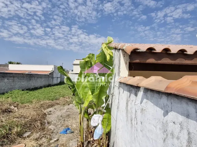 Terreno com 343m², à venda, no bairro Golfinhos em Caraguatatuba