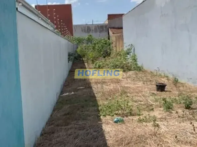 Terreno com 212m², à venda, no bairro Parque Universitário em Rio Claro