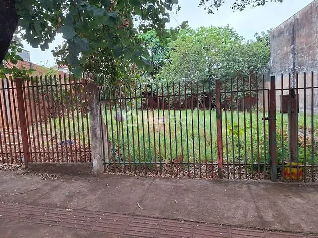Terreno com 572m², à venda, no bairro Amambaí em Campo Grande