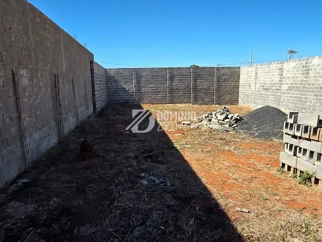 Terreno com 339m², à venda, no bairro Loteamento Jardim Ipiranga em Uberaba
