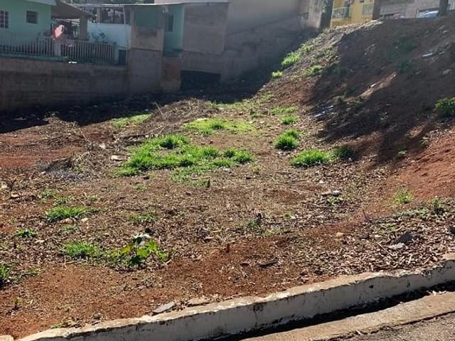 Terreno com 565m², à venda, no bairro Morbidelli em Extrema